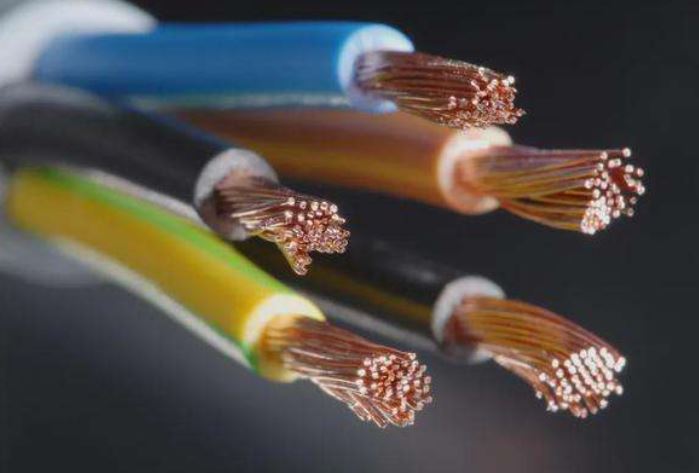 如何避免電線電纜的外皮在冬天斷裂呢？